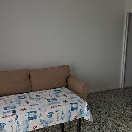 Studio Avec Coin Nuit, 100 M De La Mer Le Lavandou Esterno foto