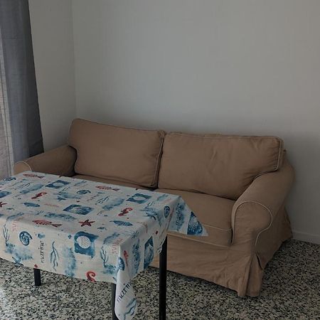 Studio Avec Coin Nuit, 100 M De La Mer Le Lavandou Esterno foto